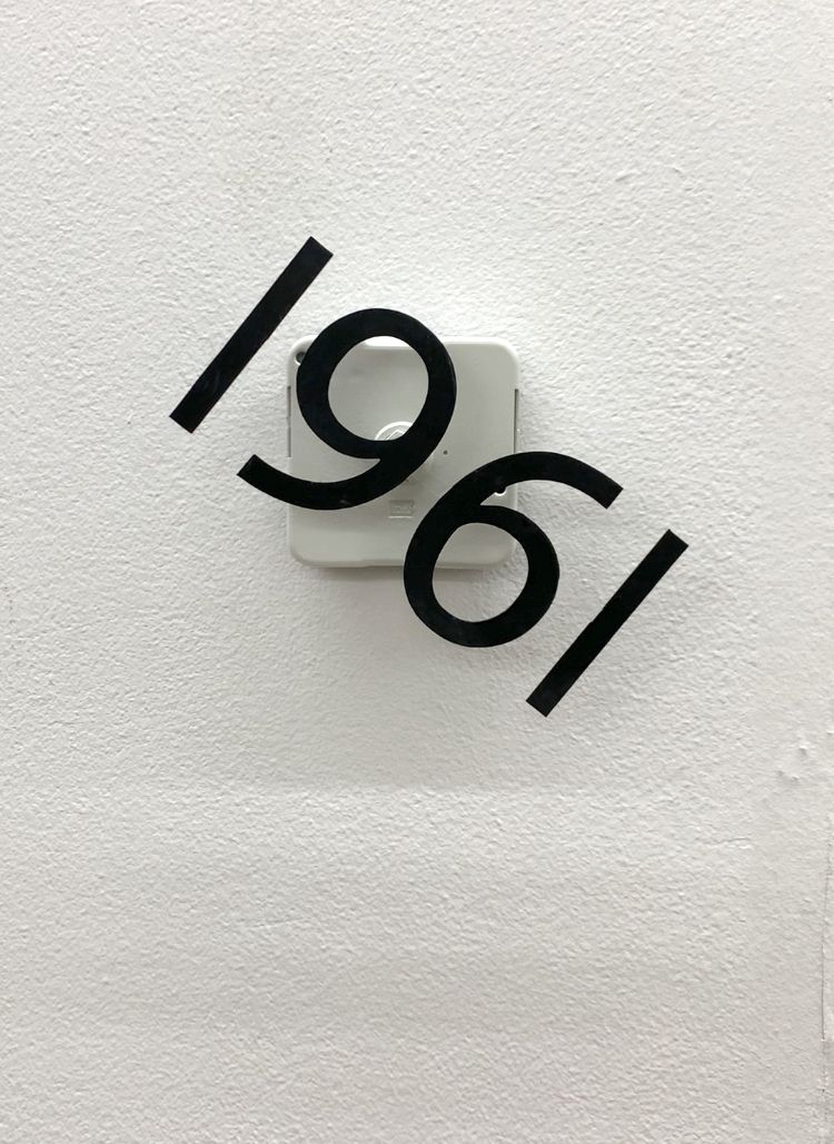 Hester Oerlemans, '1961', letters / clock, 2017